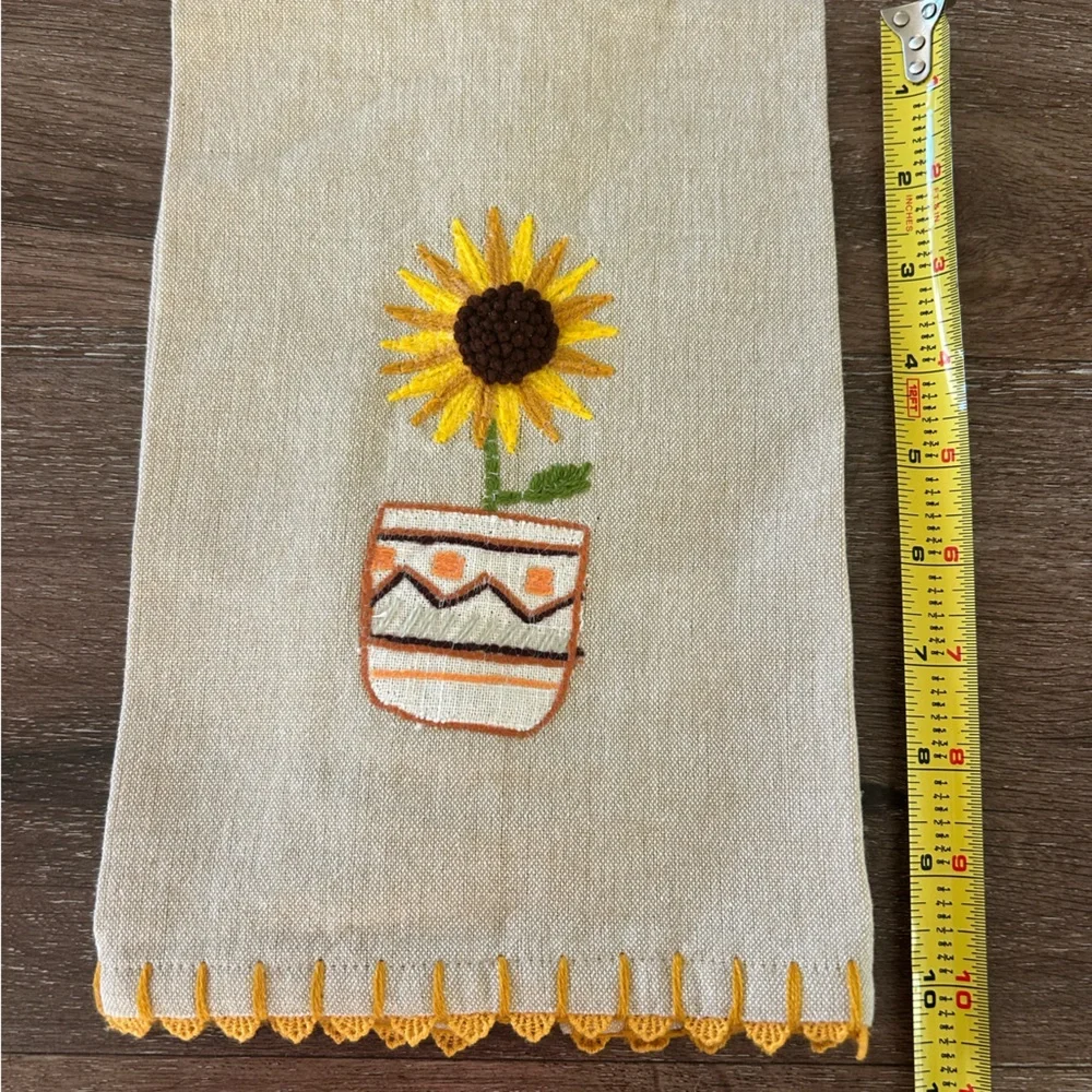 NWOT Mud Pie Sunflower Tea Towel